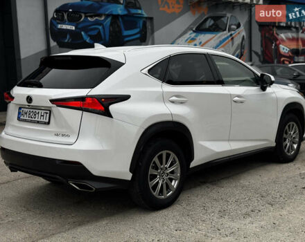 Белый Лексус НХ, объемом двигателя 2 л и пробегом 63 тыс. км за 28250 $, фото 3 на Automoto.ua