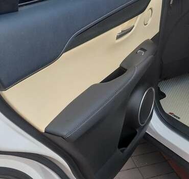 Белый Лексус НХ, объемом двигателя 2.49 л и пробегом 38 тыс. км за 39900 $, фото 47 на Automoto.ua