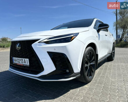 Білий Лексус НХ, об'ємом двигуна 2.39 л та пробігом 24 тис. км за 43500 $, фото 2 на Automoto.ua