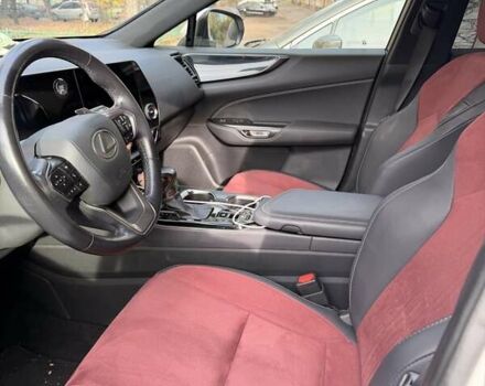 Білий Лексус НХ, об'ємом двигуна 1.99 л та пробігом 40 тис. км за 40000 $, фото 4 на Automoto.ua