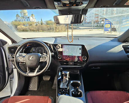 Белый Лексус НХ, объемом двигателя 1.99 л и пробегом 52 тыс. км за 42000 $, фото 5 на Automoto.ua