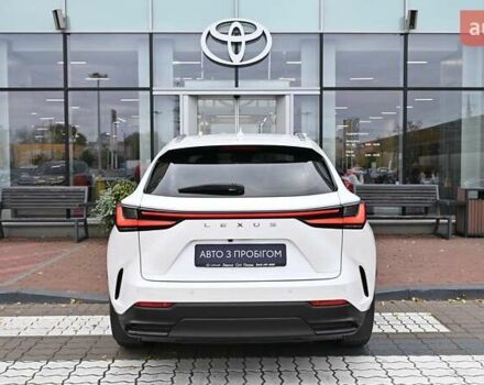 Лексус НХ 2022 у Києві на Automoto.ua Білий Лексус НХ, об'ємом двигуна 2.49 л та пробігом 81 тис. км за 44993 $, фото 3 на Automoto.ua