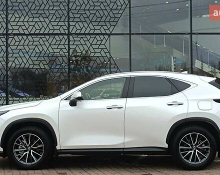 Білий Лексус НХ, об'ємом двигуна 2 л та пробігом 42 тис. км за 40765 $, фото 2 на Automoto.ua