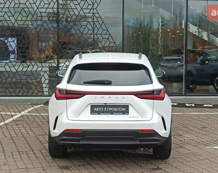 Білий Лексус НХ, об'ємом двигуна 2 л та пробігом 42 тис. км за 40765 $, фото 3 на Automoto.ua