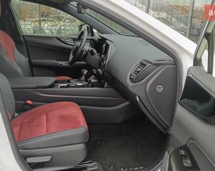 Белый Лексус НХ, объемом двигателя 2 л и пробегом 42 тыс. км за 40765 $, фото 5 на Automoto.ua