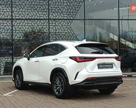 Білий Лексус НХ, об'ємом двигуна 2 л та пробігом 42 тис. км за 40765 $, фото 1 на Automoto.ua