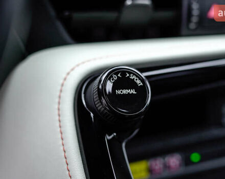 Белый Лексус НХ, объемом двигателя 2.49 л и пробегом 60 тыс. км за 57931 $, фото 25 на Automoto.ua