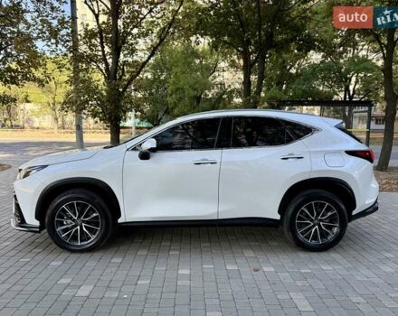 Білий Лексус НХ, об'ємом двигуна 2.49 л та пробігом 11 тис. км за 49999 $, фото 7 на Automoto.ua
