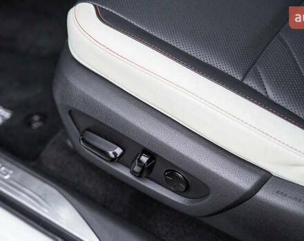 Белый Лексус НХ, объемом двигателя 2.49 л и пробегом 60 тыс. км за 57931 $, фото 17 на Automoto.ua