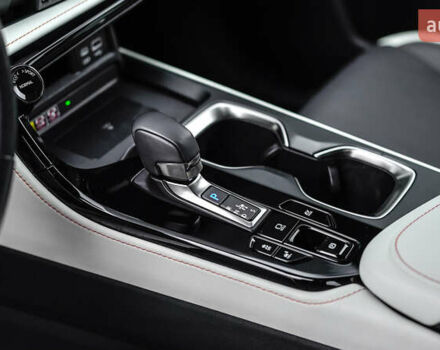 Белый Лексус НХ, объемом двигателя 2.49 л и пробегом 60 тыс. км за 57931 $, фото 26 на Automoto.ua