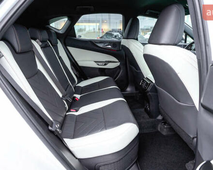 Белый Лексус НХ, объемом двигателя 2.49 л и пробегом 60 тыс. км за 57931 $, фото 6 на Automoto.ua