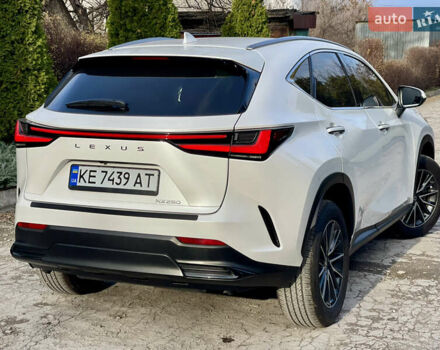 Белый Лексус НХ, объемом двигателя 2.49 л и пробегом 14 тыс. км за 39500 $, фото 5 на Automoto.ua