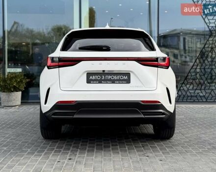 Білий Лексус НХ, об'ємом двигуна 2.49 л та пробігом 6 тис. км за 61300 $, фото 3 на Automoto.ua