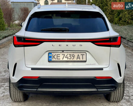 Белый Лексус НХ, объемом двигателя 2.49 л и пробегом 14 тыс. км за 39500 $, фото 3 на Automoto.ua