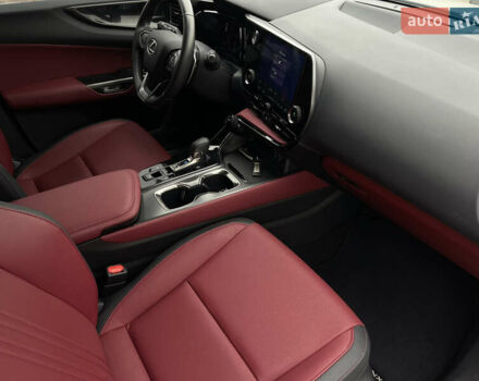 Білий Лексус НХ, об'ємом двигуна 2.49 л та пробігом 14 тис. км за 39900 $, фото 7 на Automoto.ua