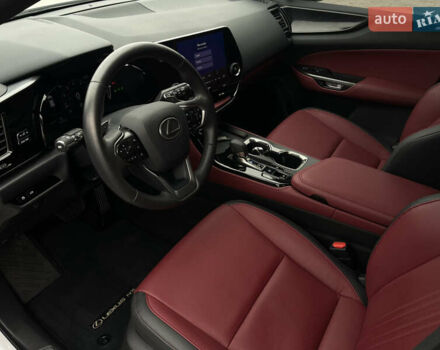 Белый Лексус НХ, объемом двигателя 2.49 л и пробегом 14 тыс. км за 39500 $, фото 6 на Automoto.ua