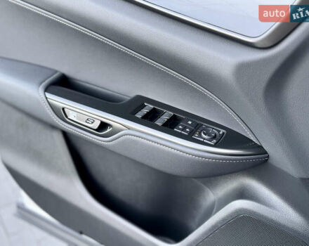 Білий Лексус НХ, об'ємом двигуна 2.49 л та пробігом 6 тис. км за 61300 $, фото 9 на Automoto.ua