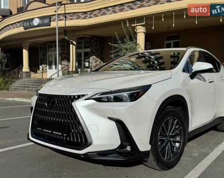 Белый Лексус НХ, объемом двигателя 2.49 л и пробегом 8 тыс. км за 68700 $, фото 1 на Automoto.ua