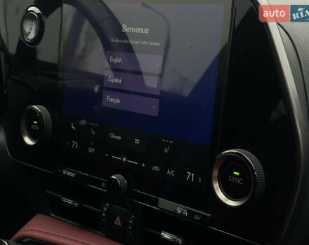 Белый Лексус НХ, объемом двигателя 2.49 л и пробегом 14 тыс. км за 39500 $, фото 14 на Automoto.ua