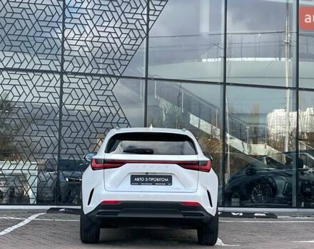 Белый Лексус НХ, объемом двигателя 2.49 л и пробегом 17 тыс. км за 58319 $, фото 3 на Automoto.ua