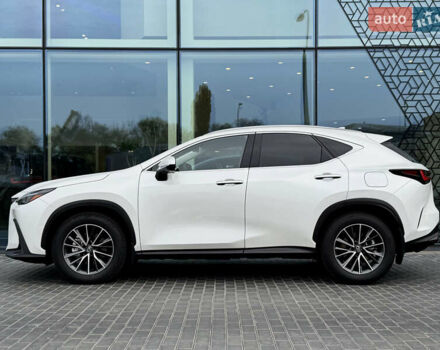 Білий Лексус НХ, об'ємом двигуна 2.49 л та пробігом 6 тис. км за 61300 $, фото 1 на Automoto.ua