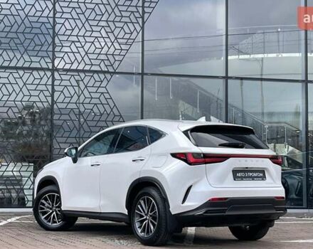 Белый Лексус НХ, объемом двигателя 2.49 л и пробегом 17 тыс. км за 58319 $, фото 1 на Automoto.ua