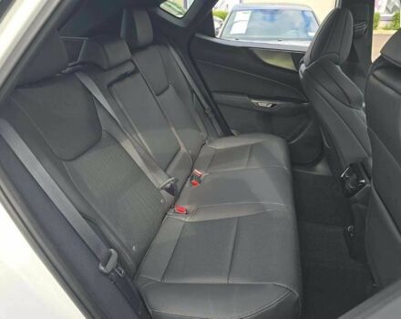 Белый Лексус НХ, объемом двигателя 0 л и пробегом 42 тыс. км за 48000 $, фото 5 на Automoto.ua