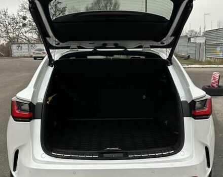 Белый Лексус НХ, объемом двигателя 2.49 л и пробегом 54 тыс. км за 56000 $, фото 5 на Automoto.ua