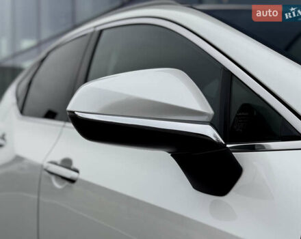 Білий Лексус НХ, об'ємом двигуна 2.49 л та пробігом 6 тис. км за 61300 $, фото 31 на Automoto.ua