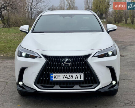 Білий Лексус НХ, об'ємом двигуна 2.49 л та пробігом 14 тис. км за 39900 $, фото 2 на Automoto.ua