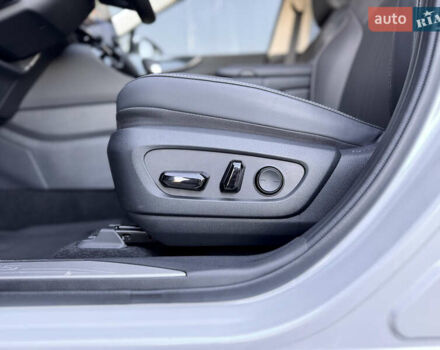 Білий Лексус НХ, об'ємом двигуна 2.49 л та пробігом 6 тис. км за 61300 $, фото 24 на Automoto.ua