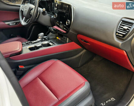 Белый Лексус НХ, объемом двигателя 2.49 л и пробегом 8 тыс. км за 68700 $, фото 60 на Automoto.ua