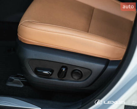 Лексус НХ 2024 у Дніпро (Дніпропетровську) на Automoto.ua Білий Лексус НХ, об'ємом двигуна 2.49 л та пробігом 14 тис. км за 57300 $, фото 19 на Automoto.ua