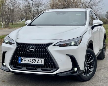Білий Лексус НХ, об'ємом двигуна 2.5 л та пробігом 14 тис. км за 39900 $, фото 1 на Automoto.ua
