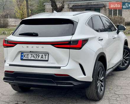 Білий Лексус НХ, об'ємом двигуна 2.49 л та пробігом 14 тис. км за 39900 $, фото 4 на Automoto.ua