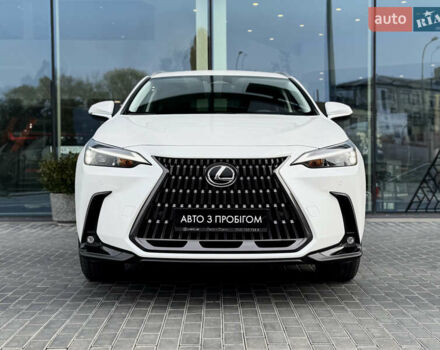 Білий Лексус НХ, об'ємом двигуна 2.49 л та пробігом 6 тис. км за 61300 $, фото 7 на Automoto.ua