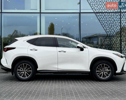 Білий Лексус НХ, об'ємом двигуна 2.49 л та пробігом 6 тис. км за 61300 $, фото 5 на Automoto.ua