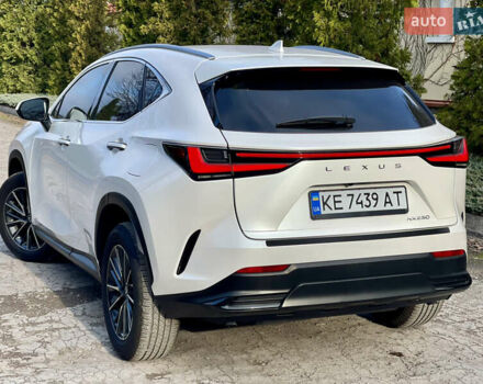 Белый Лексус НХ, объемом двигателя 2.49 л и пробегом 14 тыс. км за 39500 $, фото 4 на Automoto.ua