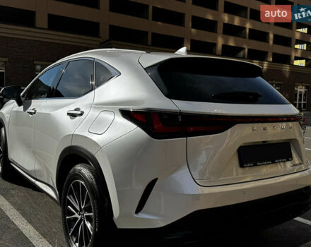 Белый Лексус НХ, объемом двигателя 2.49 л и пробегом 8 тыс. км за 68700 $, фото 5 на Automoto.ua