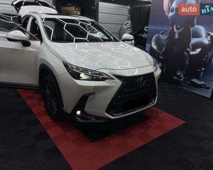 Белый Лексус НХ, объемом двигателя 2.49 л и пробегом 22 тыс. км за 51599 $, фото 11 на Automoto.ua