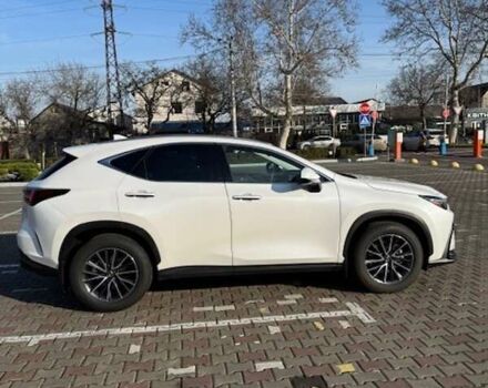Белый Лексус НХ, объемом двигателя 2.49 л и пробегом 5 тыс. км за 60500 $, фото 2 на Automoto.ua