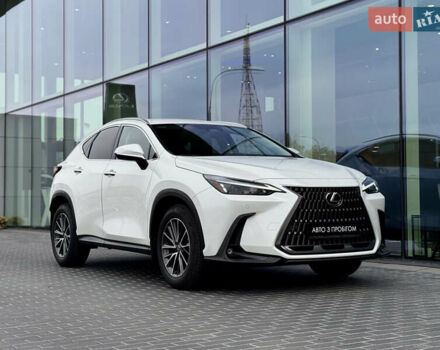 Білий Лексус НХ, об'ємом двигуна 2.49 л та пробігом 6 тис. км за 61300 $, фото 6 на Automoto.ua