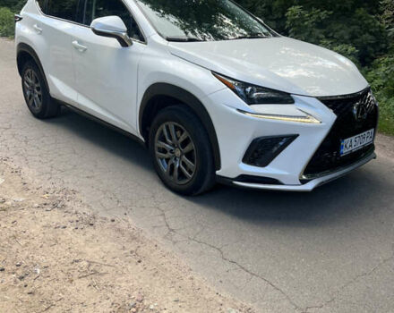 Білий Лексус НХ, об'ємом двигуна 2 л та пробігом 75 тис. км за 21700 $, фото 1 на Automoto.ua