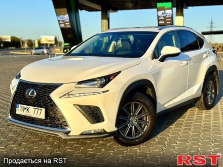 Білий Лексус НХ, об'ємом двигуна 2 л та пробігом 107 тис. км за 22500 $, фото 1 на Automoto.ua
