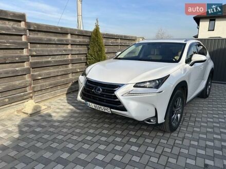 Лексус НХ 2015 в Киеве на Automoto.ua Белый Лексус НХ, объемом двигателя 2.19 л и пробегом 194 тыс. км за 21999 $, фото 1 на Automoto.ua