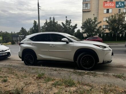 Білий Лексус НХ, об'ємом двигуна 2 л та пробігом 162 тис. км за 25500 $, фото 1 на Automoto.ua