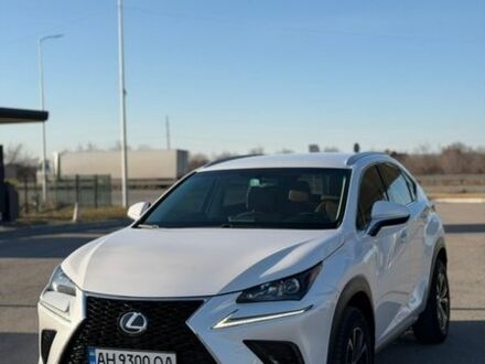 Белый Лексус НХ, объемом двигателя 2 л и пробегом 195 тыс. км за 18799 $, фото 1 на Automoto.ua