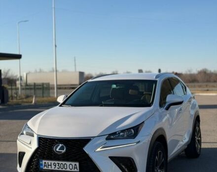 Белый Лексус НХ, объемом двигателя 2 л и пробегом 195 тыс. км за 18799 $, фото 1 на Automoto.ua