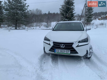 Белый Лексус НХ, объемом двигателя 2 л и пробегом 46 тыс. км за 25500 $, фото 1 на Automoto.ua