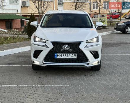 Белый Лексус НХ, объемом двигателя 2 л и пробегом 155 тыс. км за 19500 $, фото 1 на Automoto.ua